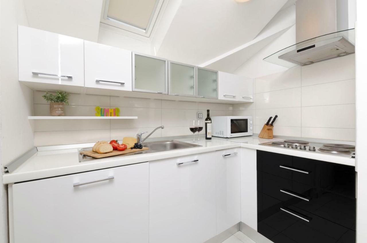 Apartments Maja Donji Okrug  Rom bilde